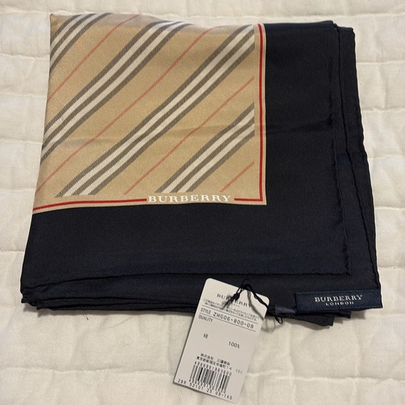 NWT Burberry 100% Silk Scarf 34”x34” - Picture 3 of 8